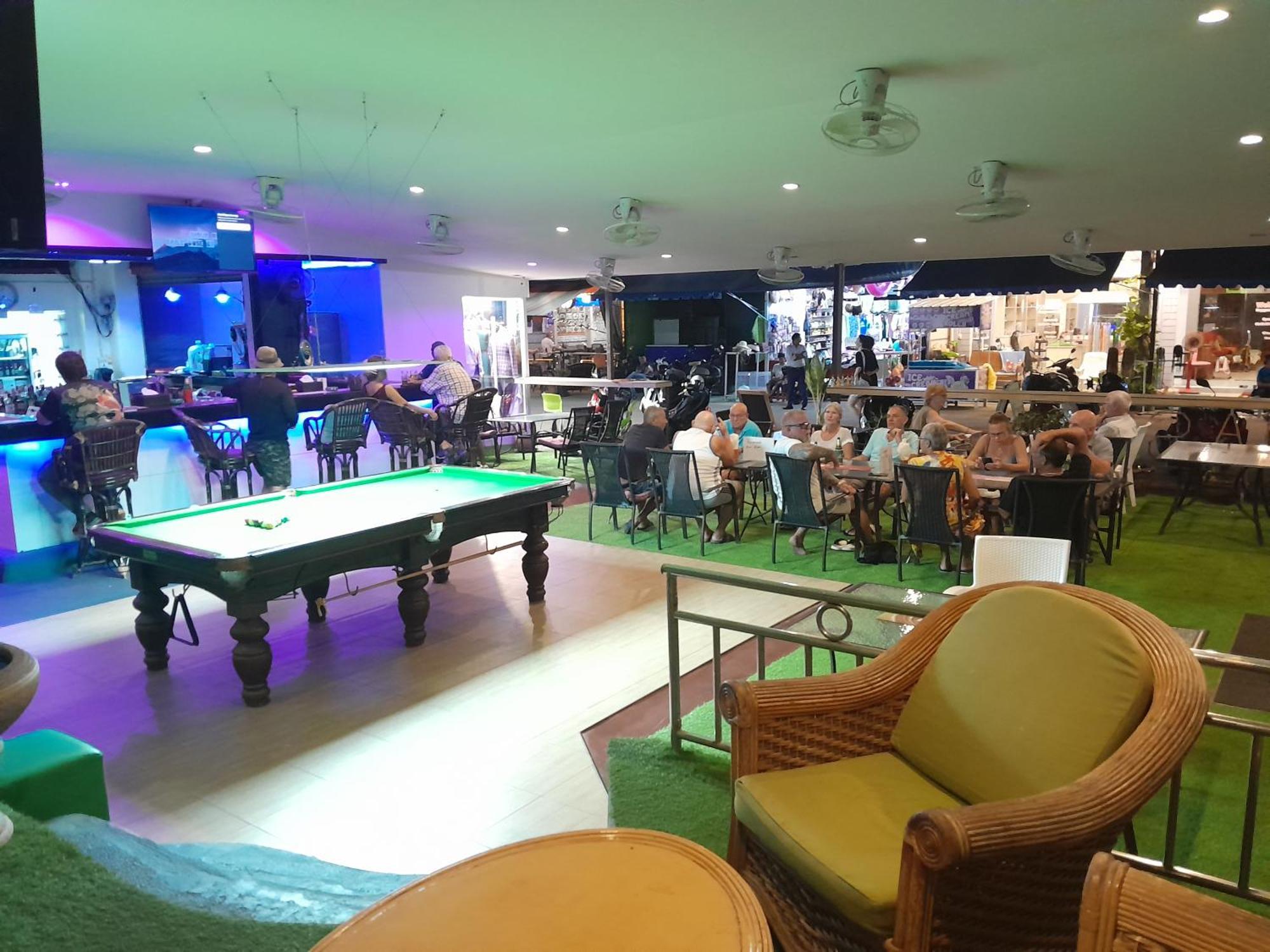 Oasis Guesthouse & Bar Karon Luaran gambar