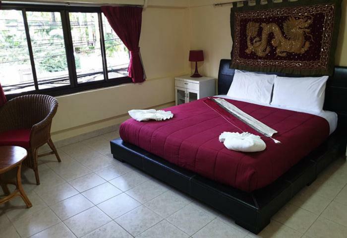 Oasis Guesthouse & Bar Karon Luaran gambar