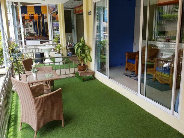 Oasis Guesthouse & Bar Karon Luaran gambar