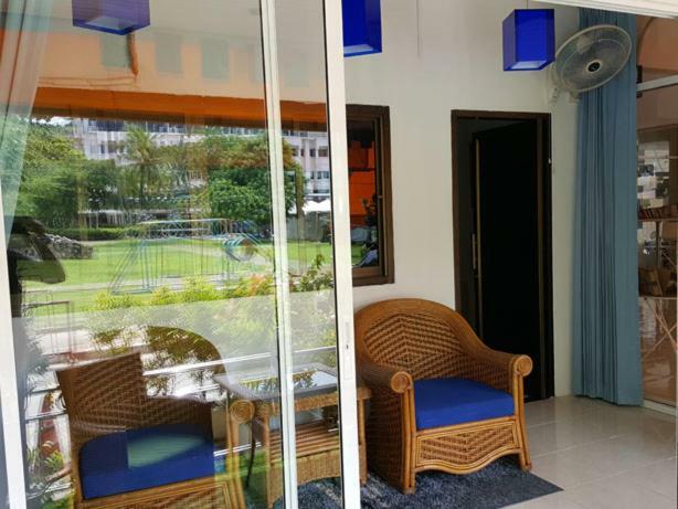 Oasis Guesthouse & Bar Karon Luaran gambar